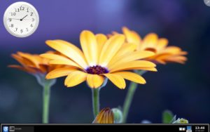 Abbildung 1: In der Grundeinstellung enthält der neue KDE-Desktop deutlich weniger Elemente als ein KDE-3-Desktop.