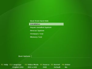 Abbildung 1: Über dieses Boot-Menü starten Sie die Installation von OpenSuse. Wählen Sie nichts aus, fährt der Rechner normal von der Festplatte hoch.