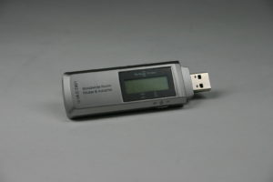 Abbildung 1: Findet WLAN-Netze und dient als USB-Adapter: Der Allspot-Dongle von Allnet.