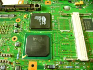 Abbildung 1: Durch Überhitzung zerstörter AGP-Chipsatz bei einem Thinkpad A21p.