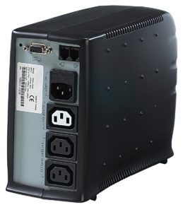 Abbildung 1: Mit der Revolt USV 500VA lassen sich zwei Verbraucher vor Stromausfällen und ein weiterer gegen Überspannungen sichern. Zusätzlich lässt sich eine analoge Telefonleitung schützen.