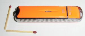 Abbildung 1: Der Intuix S810 fällt nicht ganz so schlank aus wie heutige Memory-Sticks.