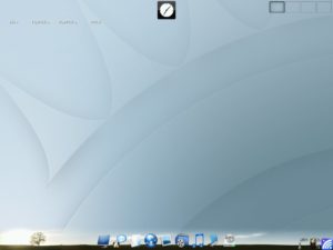 Abbildung 1: Elive zeigt sich nach dem ersten Start mit einem aufgeräumten Desktop.
