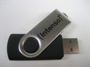 Abbildung 2: Formschön, schlicht, funktional: So präsentiert sich das Intenso USB-Drive auch unter Linux.