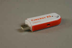 Abbildung 2: Der Hybrid-Stick Cinergy XS FM empfängt analoges und digitales Fernsehen.