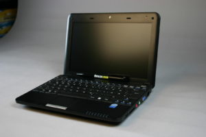 Abbildung 2: Das Terra Mobile Go ist baugleich mit dem Medion Akoya Mini und kommt ebenfalls mit vorinstalliertem Windows XP Home.