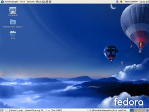 Abbildung 2: Der Desktop von Fedora 7 präsentiert sich im Design Flying High sehr übersichtlich und farbenfroh.
