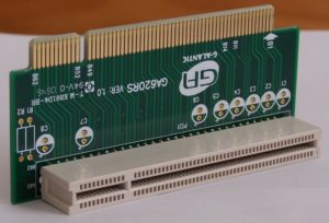 Abbildung 4: Mit der Riser-Karte ist trotz geringer Bauhöhe im Gehäuse noch Platz für eine TV-Karte oder ein anderes PCI-Board.
