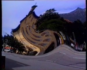 Abbildung 4: … aber die erzeugten Effekte sehen durchaus witzig aus. Hier dreht der Swirl-Effekt das Bild durch den Mixer.