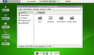 Abbildung 4: Der schlanke XFCE-Desktop eignet sich am besten für das mit 512 MByte Hauptspeicher ausgestattete Acer-Netbook.