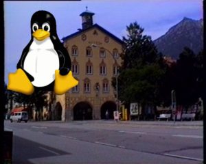 Abbildung 5: Tux schwebt hier als etwas zu groß geratenes Logo über dem Foto.