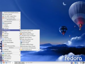 Abbildung 9: Fedora 7 sieht auch mit KDE gut aus. Allerdings wirkt das Menü dann leicht überfrachtet.