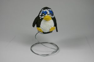 Abbildung 4: Wie frisch aus dem Ei geschlüpft: Der Tux auf dem Hochsitz von Smilla Wittwer schaffte es auf den dritten Platz.