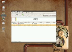 Abbildung 2: Der Parted Magic Desktop mit gestartetem Partitionierungswerkzeug.