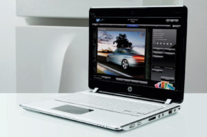 Erster Vertreter einer neuen Geräteklasse: Beim HP Pavilion dv2-1000 handelt es sich um ein "Ultrathin", eine Kreuzung aus Netbook und Ultraportable.