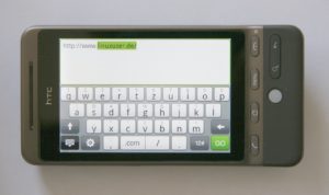 Abbildung 1: Gut nutzbar: Die virtuelle Tastatur des Hero lässt sich besser benutzen als die Original-Klaviatur von Android.