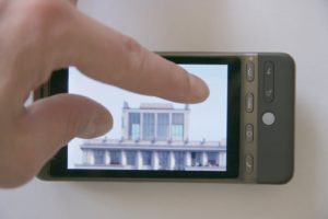 Abbildung 4: Mehr-Finger-Bedienung: Das Hero erlaubt die so genannte Multitouch-Eingabe.