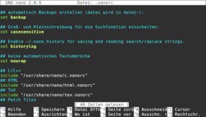 Abbildung 2: Für den Texteditor Nano müssen Sie das Syntaxhighlighting explizit aktivieren und die Dateien mit den Farbdefinitionen über "include"-Zeilen einbinden.