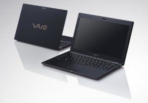 Abbildung 1: Das kohlefaserummantelte Sony Vaio X glänzt durch niedriges Gewicht, hochwertige Verarbeitung und angenehme Haptik.
