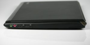 Abbildung 2: Die rechte Seite des o.books mit den Audio-Anschlüssen und den zwei USB-Buchsen.