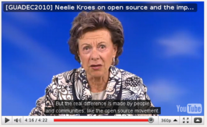Neelie Kroes, EU-Kommissarin für die Digitale Agenda, findet in ihrer Video-Botschaft viele lobende Worte für die Open-Source-Community.