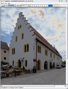 Abbildung 5: Der HDR-Bildbetrachter Pfsview zeigt, dass sich HDR-Bilder zwar sehr gut als Ausgangsmaterial zum Weiterverarbeiten eignen, nicht jedoch zur Anzeige oder zum Ausdruck.