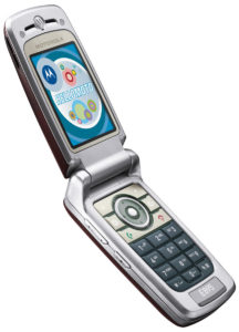 Abbildung 1: Video, Musik, Java: Im neuen Multimedia-Handy E895 von Motorola steckt ein 208-MHz-Prozessor und Linux.