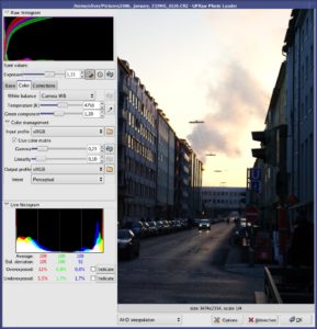 Abbildung 1: Das Gimp-Plugin UFRaw lässt den Anwender die wichtigsten Parameter der RAW-Konvertierung einstellen und grafisch kontrollieren.