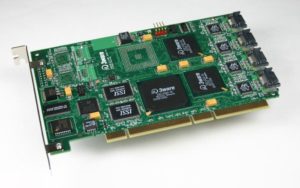 Abbildung 1: Die Controller der 3Ware-Escalade-Familie verwenden stets die gleiche Hardware. So enthält das Modell 8506-8 acht SATA-Ports wohingegen beim größeren Modell alle drei Controller-Chip bestückt sind.