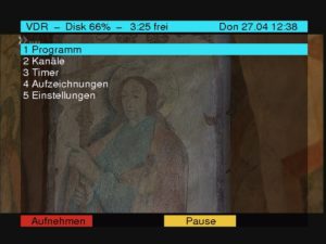 Abbildung 1: Zwei Generationen, eine Optik: Die so genannte klassische Bedienoberfläche von VDR 1.2.6 ist der Videotext-Anzeige vieler Fernsehgeräte nachempfunden.