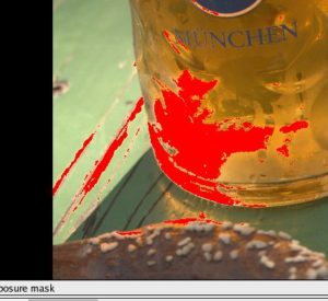 Abbildung 2: Überbelichtete Pixel markiert Rawstudio auf Wunsch rot.