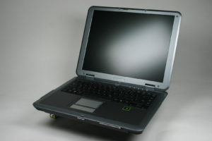 Abbildung 3: Faet liefert das Notebook VX.4/Z7100VP mit vorinstalliertem Suse Linux aus, jedoch ohne es anzupassen. So wurde etwa die Display-Beleuchtung nicht automatisch abgeschaltet.