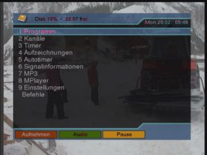 Abbildung 4: Mit dem Text2Skin-Plugin lassen sich Skins problemlos selbst herstellen. Die roten Schatten sind Darstellungsfehler im Screenshot, die am Fernseher nicht auftreten.