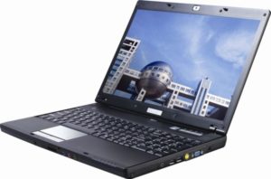 Kostet mit vorinstalliertem Linux deutlich weniger als mit Windows: Das Notebook M670 S3458DL(X) von MSI.