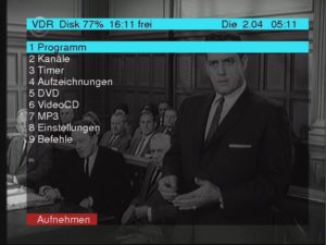 Abbildung 1: Die Kopfzeile des Hauptmenüs zeigt übersichtlich den noch verfügbaren Speicherplatz in Prozent sowie Stunden und Minuten an. Unter Punkt fünf bis sieben sind die Zusatzmodule zu sehen.