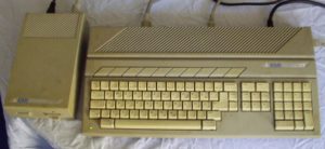 Abbildung 1: Der Atari 520ST mit Floppy