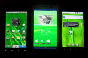 Abbildung 11: Das Xperia X10 weist von den drei Testgeräten das größte und hellste Display auf.