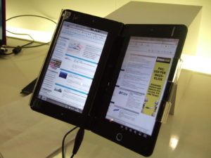 Abbildung 5: Sehr ungewöhnlich, aber für viele Dinge praktisch ist der Doppelbildschirm von Toshibas Libretto.