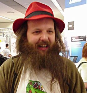 Alan Cox, Entwickler für den Distributor Red Hat, betreut die Programmierung der Sound-Module im Kernel.