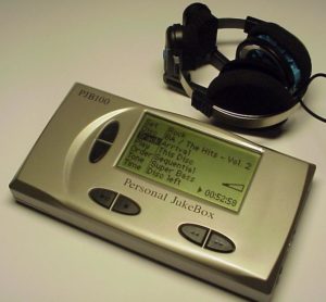 Mit etwa 100 Stunden Dauermusik lässt der MP3-Player Personal JukeBox PJB100 kaum Wünsche offen – auch nicht in Verbindung mit Linux
