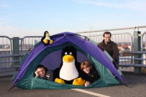Das CLT-Team steckt bereits mitten in den Vorbereitungen für die nächste Ausgabe der populären Community-Veranstaltung. Hier von links: Philipp Seidel (Pressesprecher), Yvonne Mußmacher (Logistik), Daniel Schreiber (Webseite).