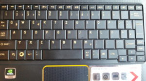 Abbildung 1: Die Tastatur des AC100 ist für ein Netbook recht groß, allerdings fehlen ein paar Tasten, darunter auch die Funktionstasten.
