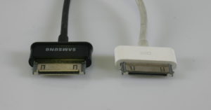 Abbildung 3: Der Samsung- und der Apple-Connector ähneln sich optisch stark.