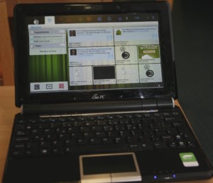 Die Oberfläche von Meego Netbook alias Smeegol auf Opensuse 11.3.