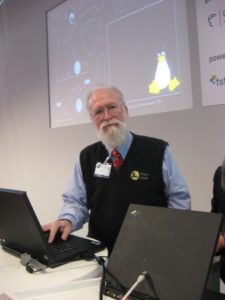 Jon maddog Hall findet, Brasilien sei ein fruchtbarer Boden für kleine Linux-Unternehmer. Sein neues Projekt Caua soll Interessierte Linuxer auf eigene Beine stellen.