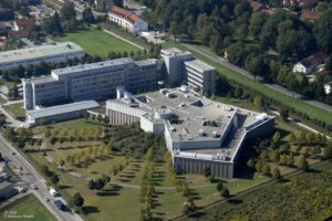 Abbildung 1: Im Amadeus-Rechenzentrum in Erding bei München versehen rund 2000 Linux-Server ihren Dienst. (Bild: Amadeus IT Group SA)