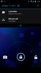 Verschieben Sie das Lockscreen-Symbol nach links, dann startet die Kamera-App, nach rechts entsperren Sie das Display.