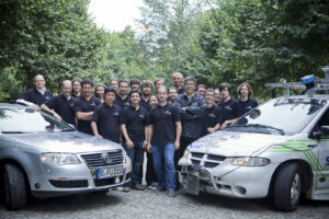 Abbildung 6: Das Autonomos-Team schraubt bereit an ihrem dritten Roboter-Auto: Diesmal wird es ein Elektrofahrzeug.