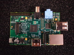 Raspberry PI: Komplett-PC auf zwei Scheckkarten