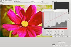 Abb. #: Die meisten Funktionen der Fotokorrektur-Software Delaboratory (hier der Farbkurveneditor) bietet auch Gimp. Doch mit dem recht neuen Spezialprogramm leuchten die Farben dank der höheren Farbtiefe viel schöner.